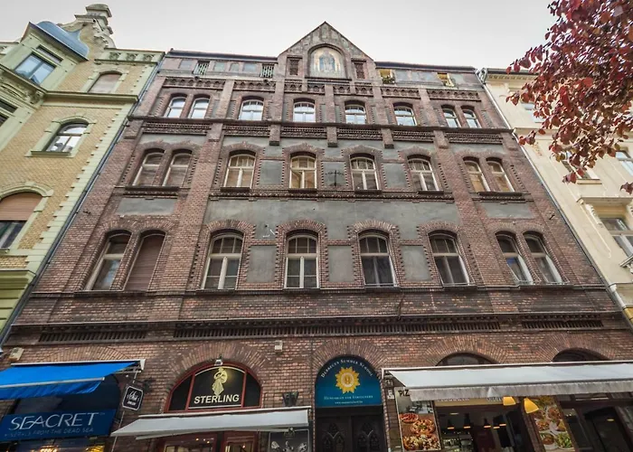 Fashion Street Apartments
